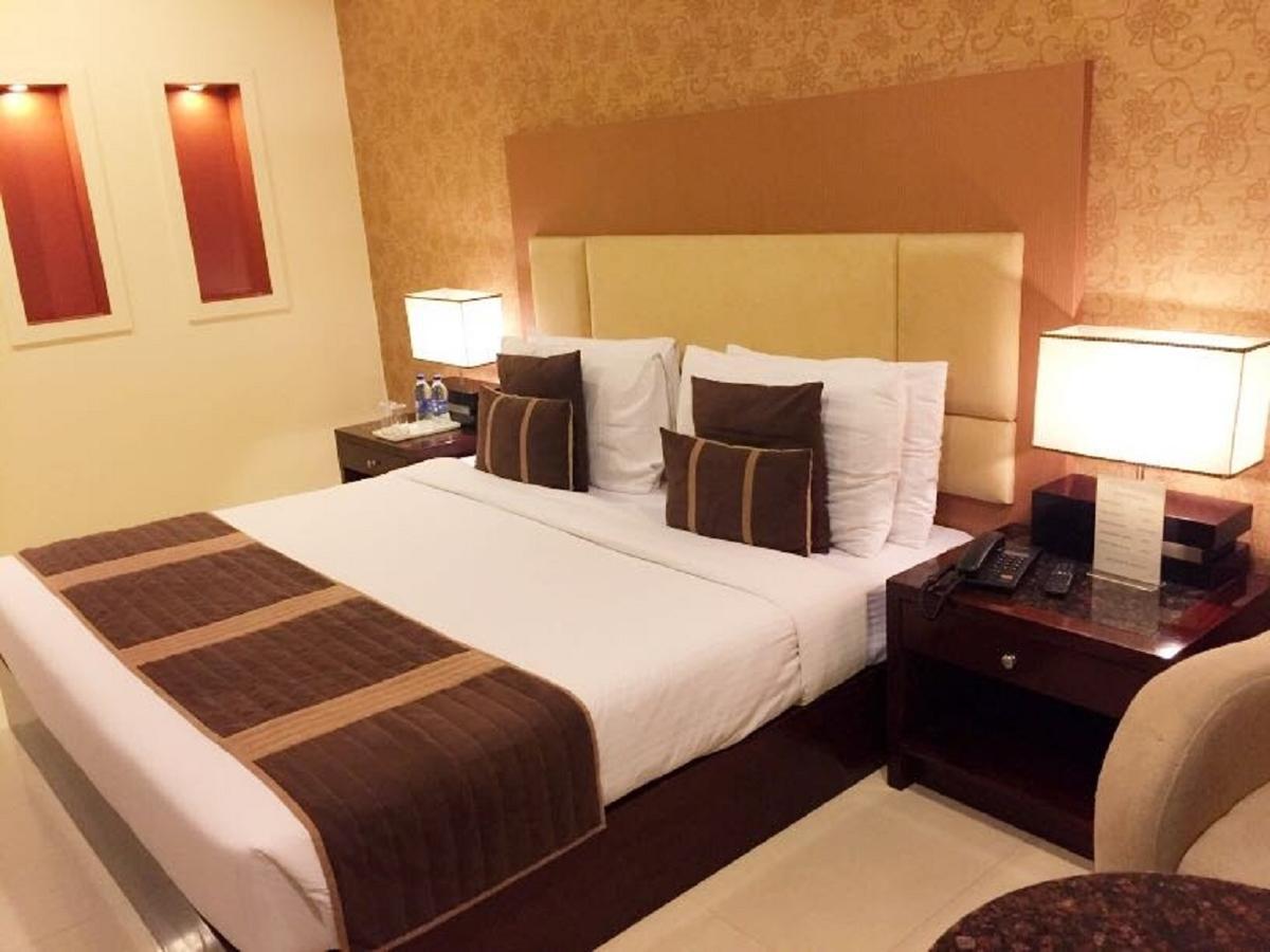 Hotel Vista Nuova Delhi Esterno foto