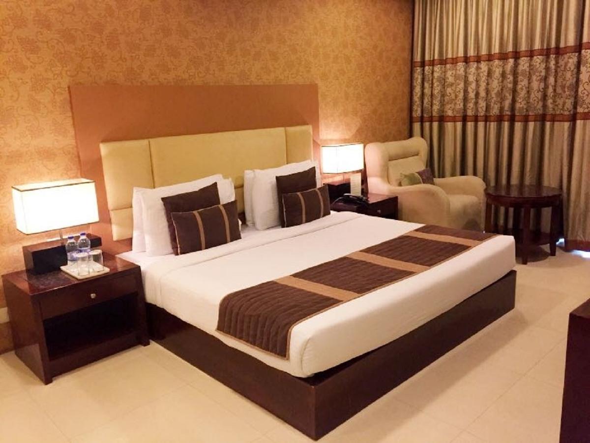 Hotel Vista Nuova Delhi Esterno foto